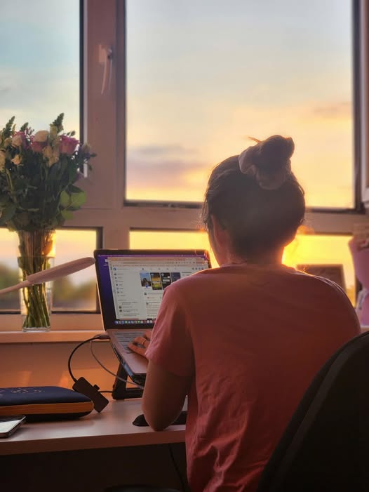 Về việc phản hồi inbox của mình trong thời gian tới 😊