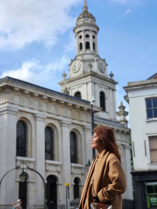 Tròn 2 tháng làm việc cùng nhau, buổi review hôm nay khiến cả hai chị em đều xúc động khi nhìn lại n